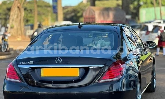 Gura Yakoze Mercedes‒Benz S–Class Black Imodoka i Bombo mu Central Gura Yakoze Mercedes‒Benz S–Class Black Imodoka i Bombo mu Central