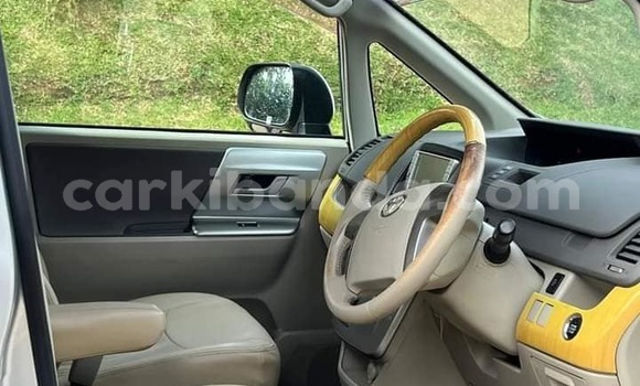 Gura Yakoze Toyota Noah Other Imodoka i Bombo mu Central Gura Yakoze Toyota Noah Other Imodoka i Bombo mu Central