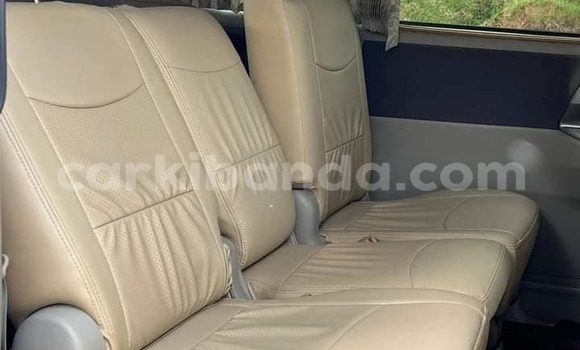 Gura Yakoze Toyota Noah Other Imodoka i Bombo mu Central Gura Yakoze Toyota Noah Other Imodoka i Bombo mu Central