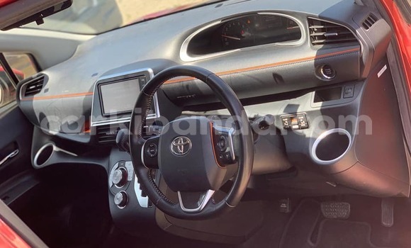 Gura Yakoze Toyota Sienta Red Imodoka i Bombo mu Central Gura Yakoze Toyota Sienta Red Imodoka i Bombo mu Central