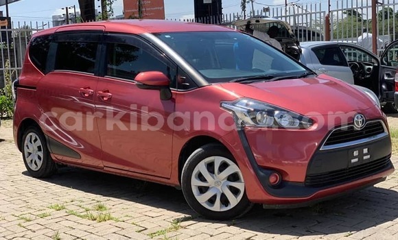 Gura Yakoze Toyota Sienta Red Imodoka i Bombo mu Central Gura Yakoze Toyota Sienta Red Imodoka i Bombo mu Central