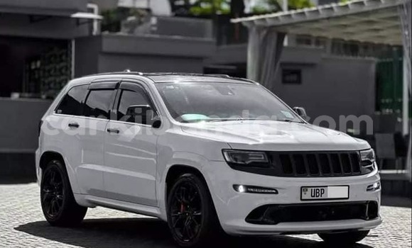 Buy Used Jeep Cherokee White Car in Bugembe in Eastern Buy Used Jeep Cherokee White Car in Bugembe in Eastern