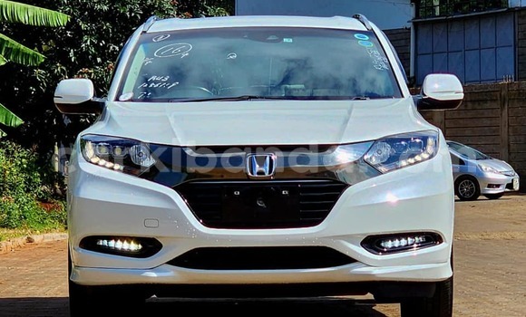 Buy Used Honda Vezel White Car in Bombo in Central Buy Used Honda Vezel White Car in Bombo in Central