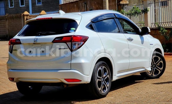 Gura Yakoze Honda Vezel White Imodoka i Bombo mu Central Gura Yakoze Honda Vezel White Imodoka i Bombo mu Central