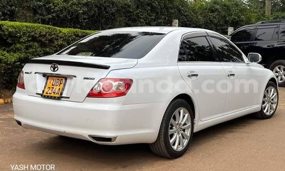 Gura Yakoze Toyota Mark X White Imodoka i Bugiri mu Eastern Gura Yakoze Toyota Mark X White Imodoka i Bugiri mu Eastern