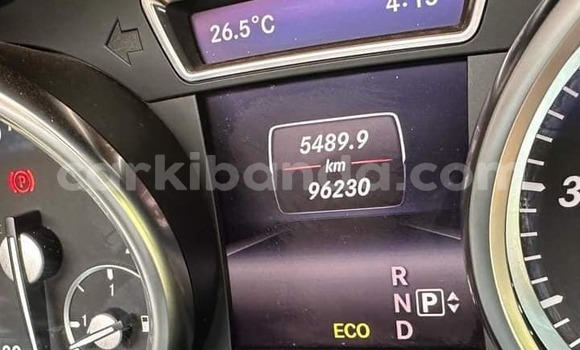 Gura Yakoze Mercedes‒Benz ML–Class White Imodoka i Kampala mu Uganda Gura Yakoze Mercedes‒Benz ML–Class White Imodoka i Kampala mu Uganda