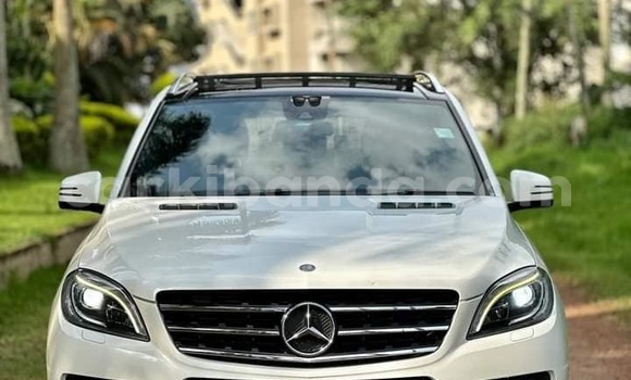 Gura Yakoze Mercedes‒Benz ML–Class White Imodoka i Kampala mu Uganda Gura Yakoze Mercedes‒Benz ML–Class White Imodoka i Kampala mu Uganda