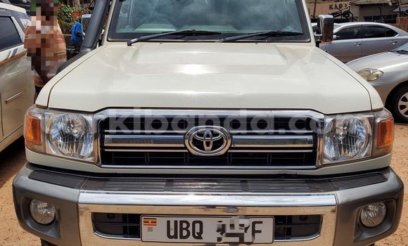 Acheter Occasion Voiture Toyota Land Cruiser Blanc à Apac, Nord Acheter Occasion Voiture Toyota Land Cruiser Blanc à Apac, Nord