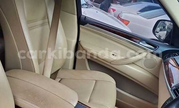 Acheter Occasion Voiture BMW X5 Blanc à Kampala, Ouganda Acheter Occasion Voiture BMW X5 Blanc à Kampala, Ouganda