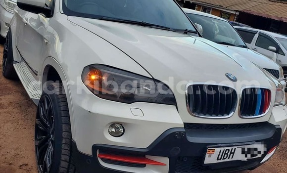 Acheter Occasion Voiture BMW X5 Blanc à Kampala, Ouganda Acheter Occasion Voiture BMW X5 Blanc à Kampala, Ouganda