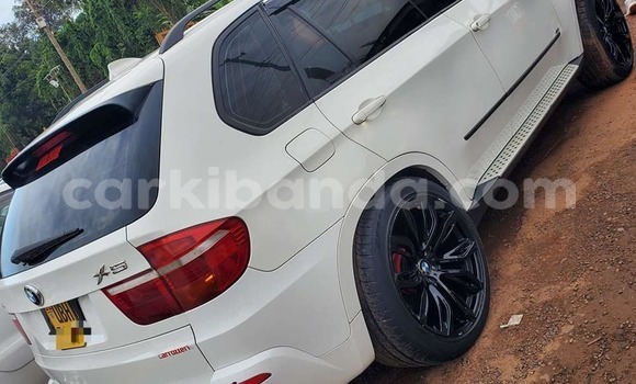 Acheter Occasion Voiture BMW X5 Blanc à Kampala, Ouganda Acheter Occasion Voiture BMW X5 Blanc à Kampala, Ouganda