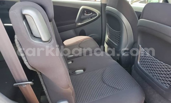 Gura Yakoze Toyota Vanguard Black Imodoka i Bombo mu Central Gura Yakoze Toyota Vanguard Black Imodoka i Bombo mu Central