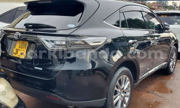 Gura Yakoze Toyota Harrier Black Imodoka i Bombo mu Central Gura Yakoze Toyota Harrier Black Imodoka i Bombo mu Central