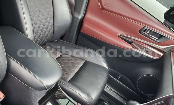 Gura Yakoze Toyota Harrier Black Imodoka i Bombo mu Central Gura Yakoze Toyota Harrier Black Imodoka i Bombo mu Central