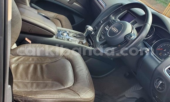 Acheter Occasion Voiture Audi Q7 Noir à Bombo, Central Acheter Occasion Voiture Audi Q7 Noir à Bombo, Central