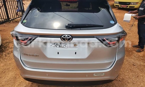 Acheter Occasion Voiture Toyota Harrier Autre à Bugiri, Est Acheter Occasion Voiture Toyota Harrier Autre à Bugiri, Est