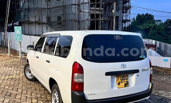 Gura Yakoze Toyota Probox White Imodoka i Bombo mu Central Gura Yakoze Toyota Probox White Imodoka i Bombo mu Central