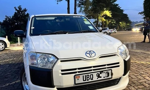 Gura Yakoze Toyota Probox White Imodoka i Bombo mu Central Gura Yakoze Toyota Probox White Imodoka i Bombo mu Central