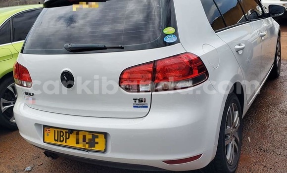 Gura Yakoze Volkswagen Golf White Imodoka i Kampala mu Uganda Gura Yakoze Volkswagen Golf White Imodoka i Kampala mu Uganda