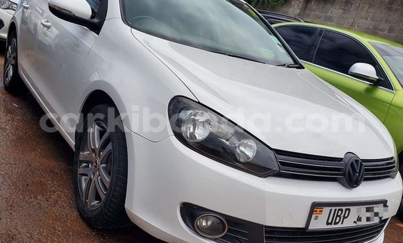 Gura Yakoze Volkswagen Golf White Imodoka i Kampala mu Uganda Gura Yakoze Volkswagen Golf White Imodoka i Kampala mu Uganda