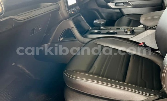 Gura Yakoze Ford Ranger Black Imodoka i Bugembe mu Eastern Gura Yakoze Ford Ranger Black Imodoka i Bugembe mu Eastern