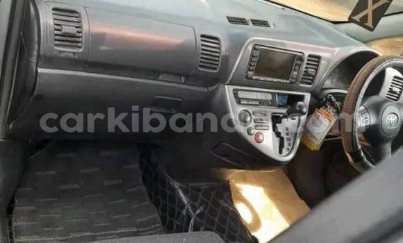 Nunua Ilio tumika Toyota Wish Nyingine Gari ndani ya Apac nchini Kaskazini