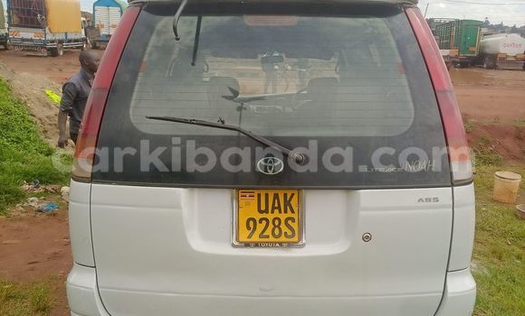 Nunua Ilio tumika Toyota Noah Nyingine Gari ndani ya Pader nchini Kaskazini