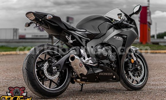 Gura Yakoze Honda CBR Black Bike i Bombo mu Central Gura Yakoze Honda CBR Black Bike i Bombo mu Central