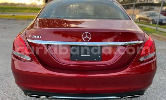 Gura Yakoze Mercedes-Benz C-Classe Red Imodoka i Apac mu Northern Gura Yakoze Mercedes-Benz C-Classe Red Imodoka i Apac mu Northern