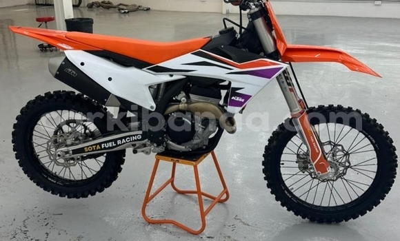 Nunua Ilio tumika KTM 250 Beige Bike ndani ya Kampala nchini Uganda