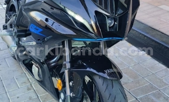 Acheter Occasion Moto Yamaha YZF Noir à Kampala, Ouganda