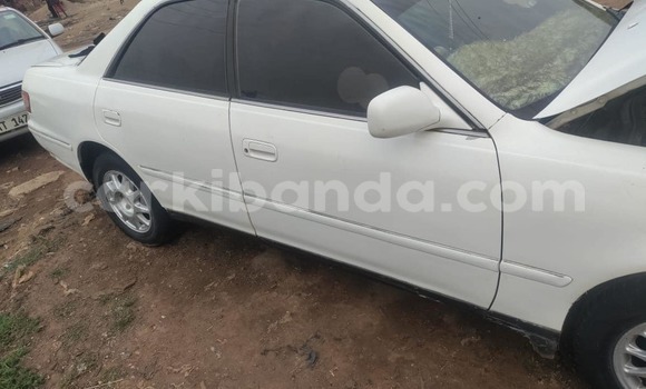 Gura Yakoze Toyota Mark II White Imodoka i Arua mu Uganda Gura Yakoze Toyota Mark II White Imodoka i Arua mu Uganda