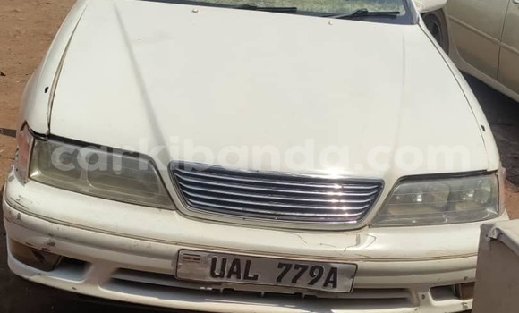 Gura Yakoze Toyota Mark II White Imodoka i Arua mu Uganda Gura Yakoze Toyota Mark II White Imodoka i Arua mu Uganda