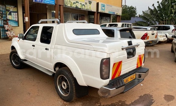 Buy Used Nissan Hardbody White Car in Bombo in Central