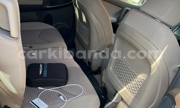 Gura Yakoze Toyota Vanguard White Imodoka i Bombo mu Central Gura Yakoze Toyota Vanguard White Imodoka i Bombo mu Central