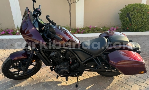 Acheter Occasion Moto Honda Rebel Rouge à Kampala, Ouganda