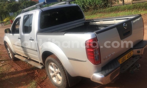Gura Yakoze Nissan Navara Silver Imodoka i Kampala mu Uganda Gura Yakoze Nissan Navara Silver Imodoka i Kampala mu Uganda