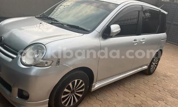 Gura Yakoze Toyota Sienta Other Imodoka i Kampala mu Uganda