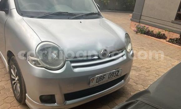 Acheter Occasion Voiture Toyota Sienta Autre à Kampala, Ouganda Acheter Occasion Voiture Toyota Sienta Autre à Kampala, Ouganda