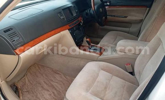 Nunua Ilio tumika Toyota Mark X Nyingine Gari ndani ya Kampala nchini Uganda