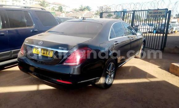 Gura Yakoze Mercedes‒Benz S–Class Black Imodoka i Kampala mu Uganda Gura Yakoze Mercedes‒Benz S–Class Black Imodoka i Kampala mu Uganda