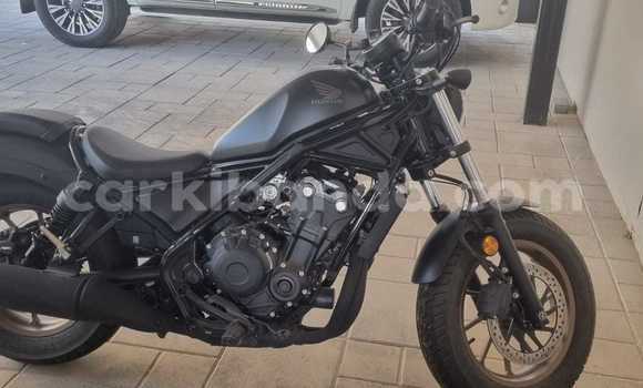 Acheter Occasion Moto Honda Rebel Noir à Kampala, Ouganda