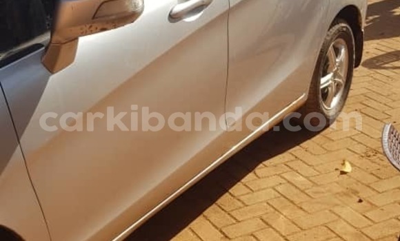 Gura Yakoze Honda Freed Silver Imodoka i Kampala mu Uganda Gura Yakoze Honda Freed Silver Imodoka i Kampala mu Uganda