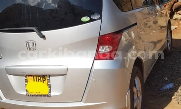 Gura Yakoze Honda Freed Silver Imodoka i Kampala mu Uganda Gura Yakoze Honda Freed Silver Imodoka i Kampala mu Uganda