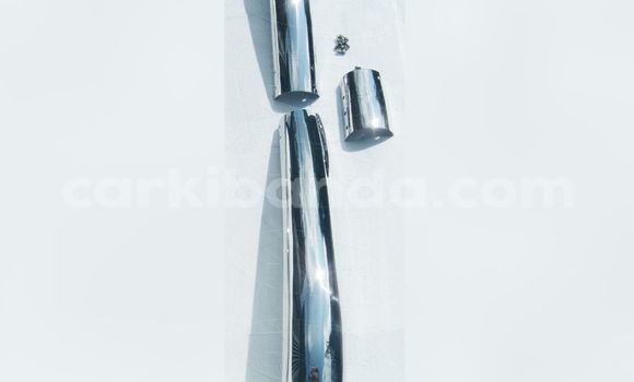 Acheter Borgward Isabella bumper à Amudat, Nord Acheter Borgward Isabella bumper à Amudat, Nord