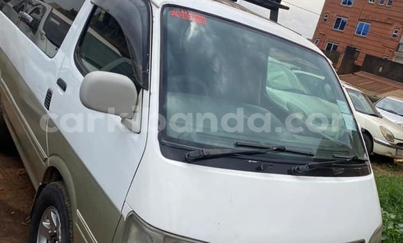 Buy Used Toyota Hiace White Car in Bombo in Central