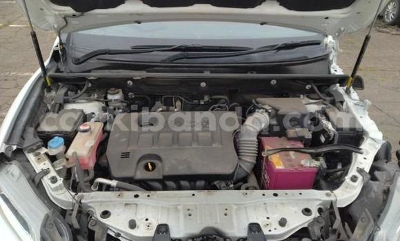 Nunua Imported Toyota Harrier Nyeupe Gari ndani ya Kampala nchini Uganda Nunua Imported Toyota Harrier Nyeupe Gari ndani ya Kampala nchini Uganda