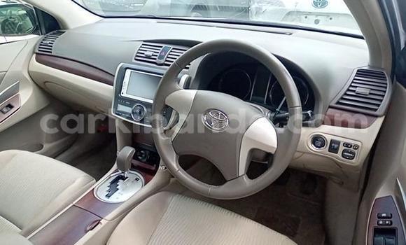 Nunua Imported Toyota Premio Fedha Gari ndani ya Kampala nchini Uganda Nunua Imported Toyota Premio Fedha Gari ndani ya Kampala nchini Uganda