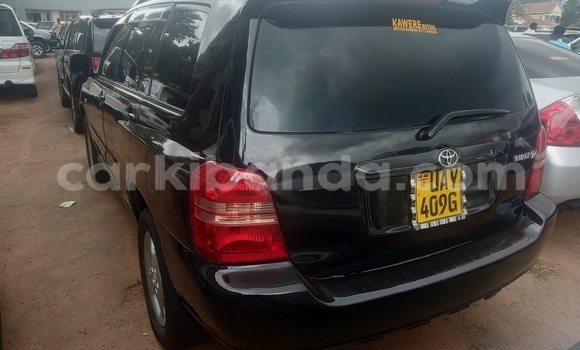 Gura Yakoze Toyota Kluger Silver Imodoka i Kampala mu Uganda Gura Yakoze Toyota Kluger Silver Imodoka i Kampala mu Uganda