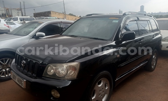 Gura Yakoze Toyota Kluger Silver Imodoka i Kampala mu Uganda Gura Yakoze Toyota Kluger Silver Imodoka i Kampala mu Uganda